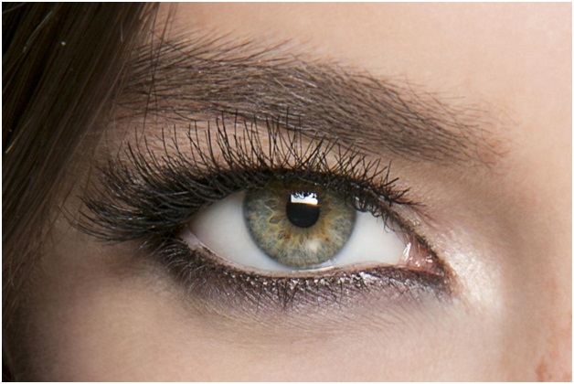 Top Reasons Why Your Mascara Smudges On You